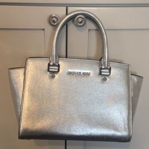 Michael Kors Metallic bag